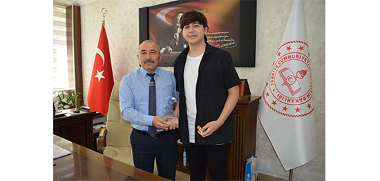 LGS TÜRKİYE BİRİNCİSİ ALTINLA ÖDÜLLENDİRİLDİ