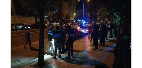 POMPALI TÜFEKLE ETRAFA ATEŞ AÇIP KAÇTILAR