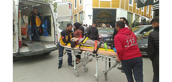 OTOMOBİL YOLA DÜŞEN ÇOCUĞUN ÜZERİNDEN GEÇTİ
