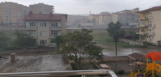 ÇORUM’DA SAĞANAK HAYATI OLUMSUZ ETKİLEDİ