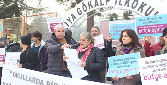 OKULLARDA BİR ÖYÜN ÜCRETSİZ YEMEK İSTİYORUZ