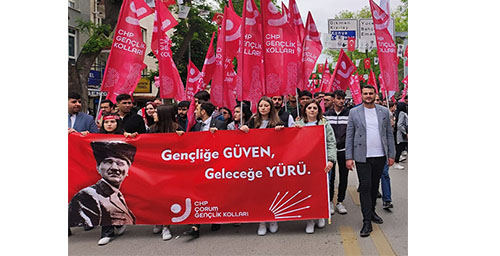 CHP ÇORUM GENÇLİĞİ ANKARA YÜRÜYÜŞÜNE KATILDI